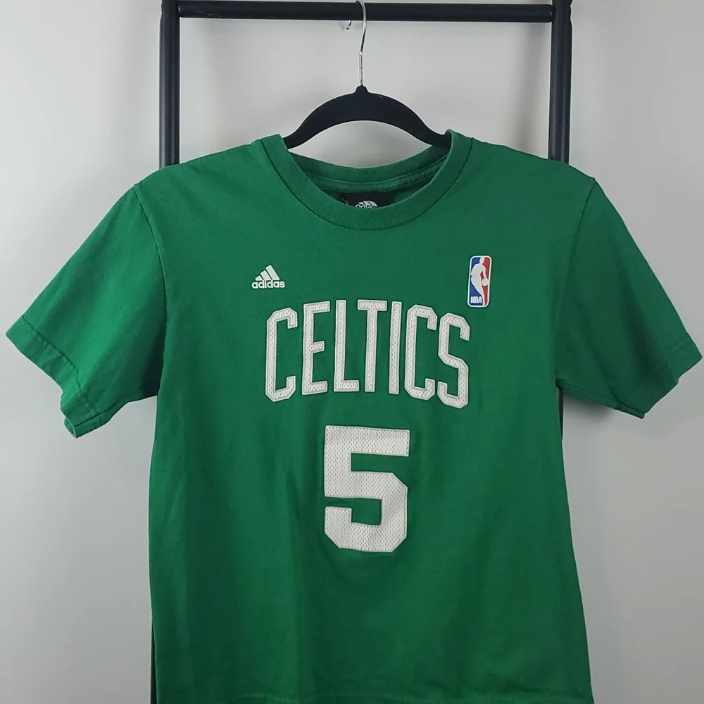 Adidas Boston Celtic Basketball T-Shirt Green  NBA #5 Garnett kids size  M